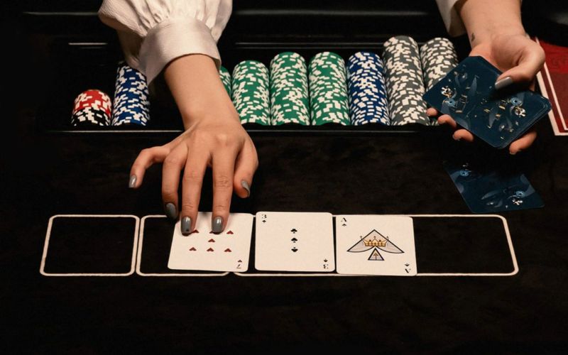 Giải mã câu hỏi bài poker là gì?